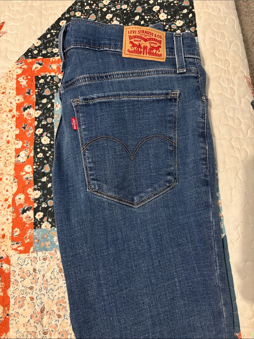 Levi's Women's Blue Skinny Jeans with Red Tab Patch
